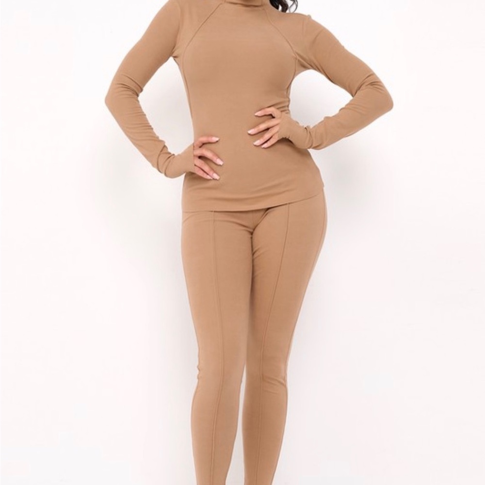 Two-piece turtleneck set